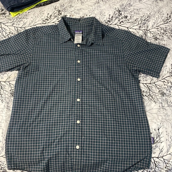 Men’s Patagonia shirt. Size M - Picture 3 of 3